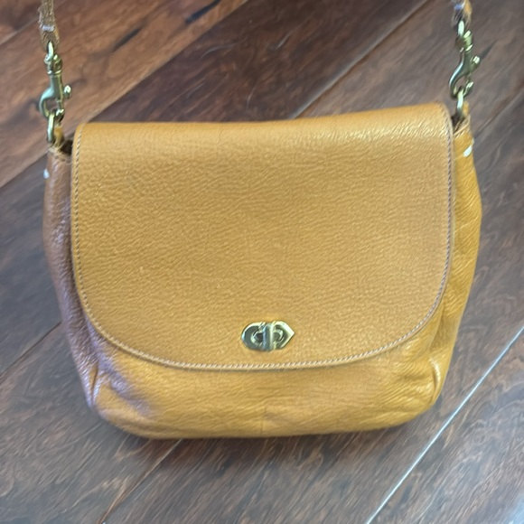 Clare V Turnlock Louis Tan Soft Pebble Leather Crossbody Bag - Picture 7 of 7